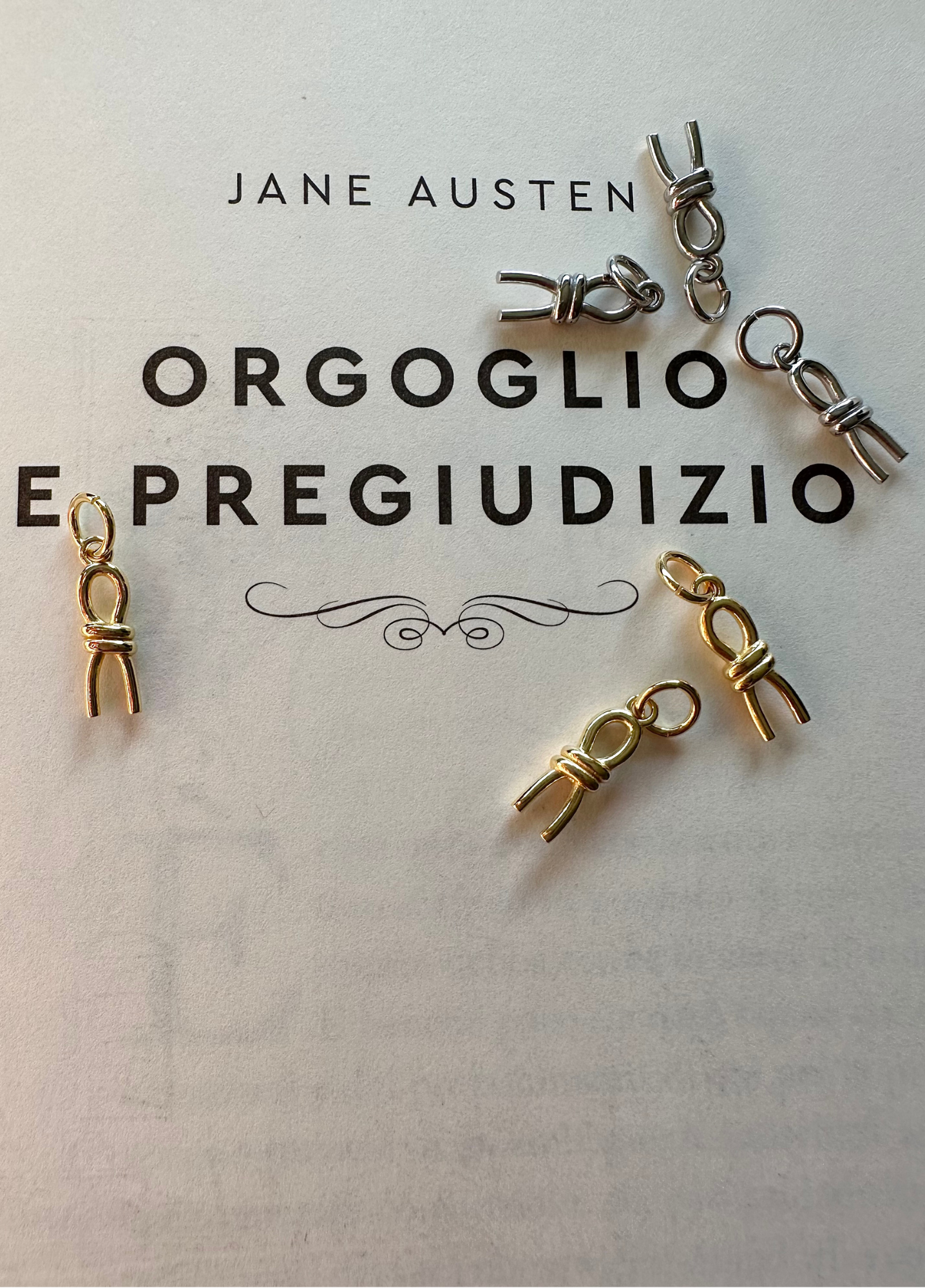 CHARM NODO - Orgoglio e Pregiudizio