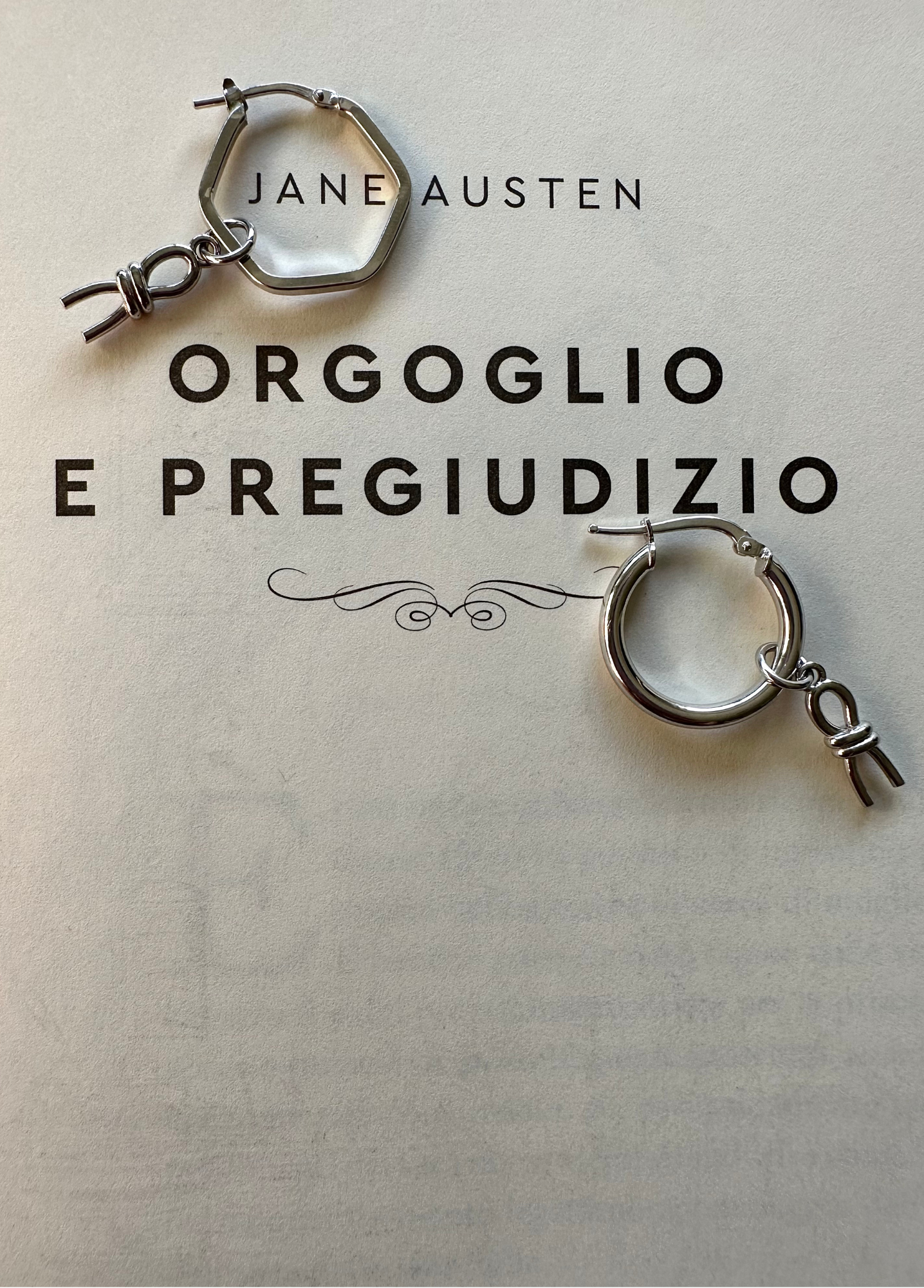 CHARM NODO - Orgoglio e Pregiudizio